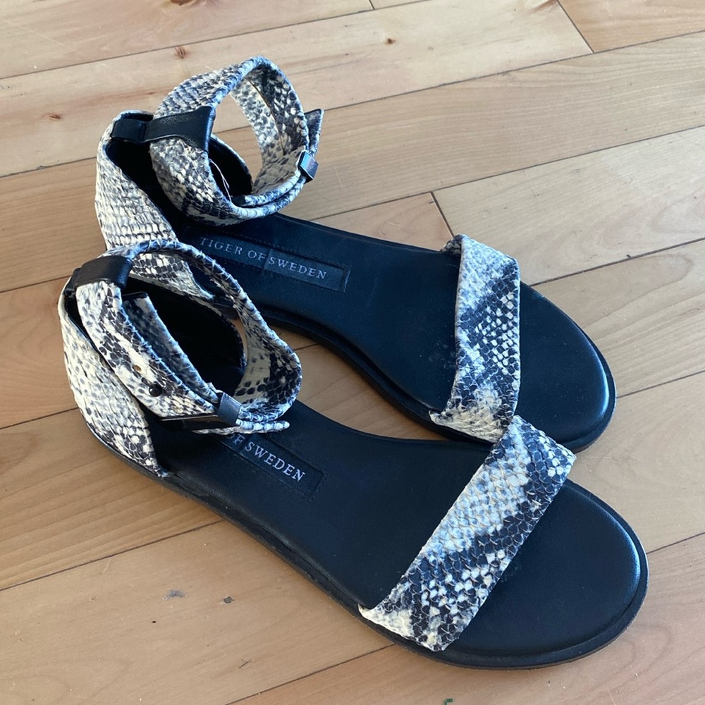 Like new Tiger of Sweden sandals